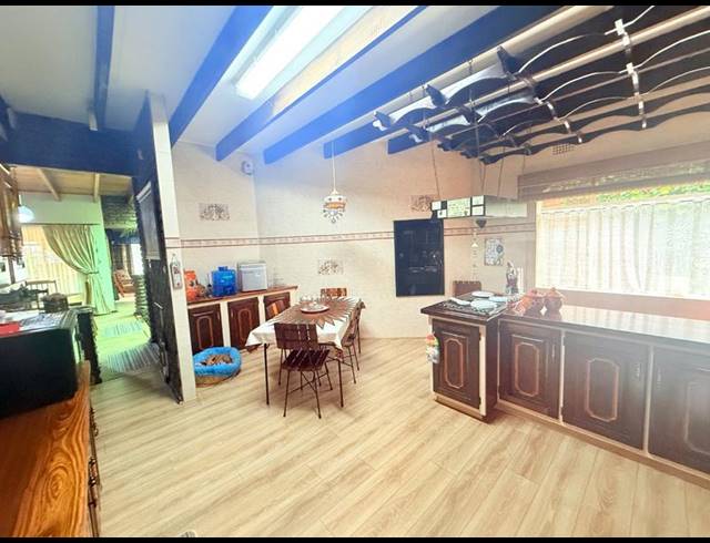 4 BEDROOM HOUSE FOR SALE IN FLORA GARDENS